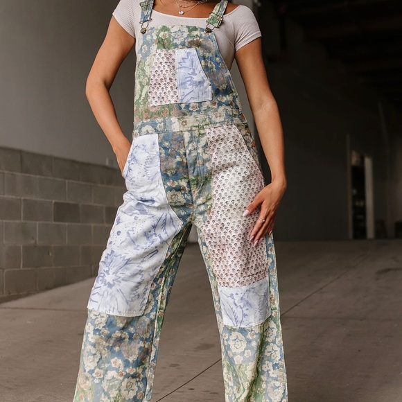 easel Other Floral Overalls Easel These Are A Size Medium Nwt